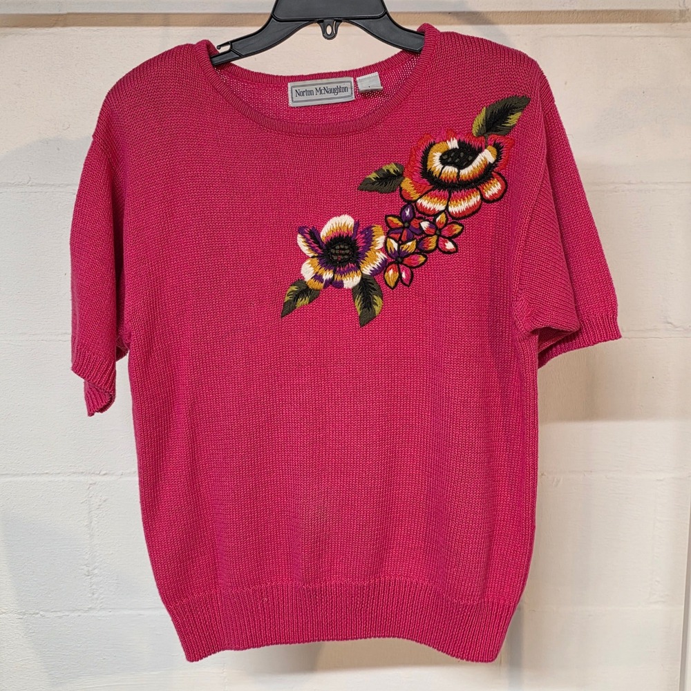 Norton McNaughton Fuchsia Pink Short Sleeve Knit Sweater Floral Embroidery Crew